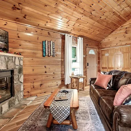 Cozy Escape With Firepit, Hot Tub & Games Villa